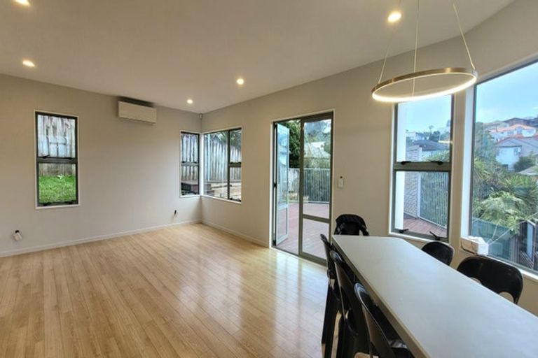 Photo of property in 2/6 Arirang Rise, Pinehill, Auckland, 0632