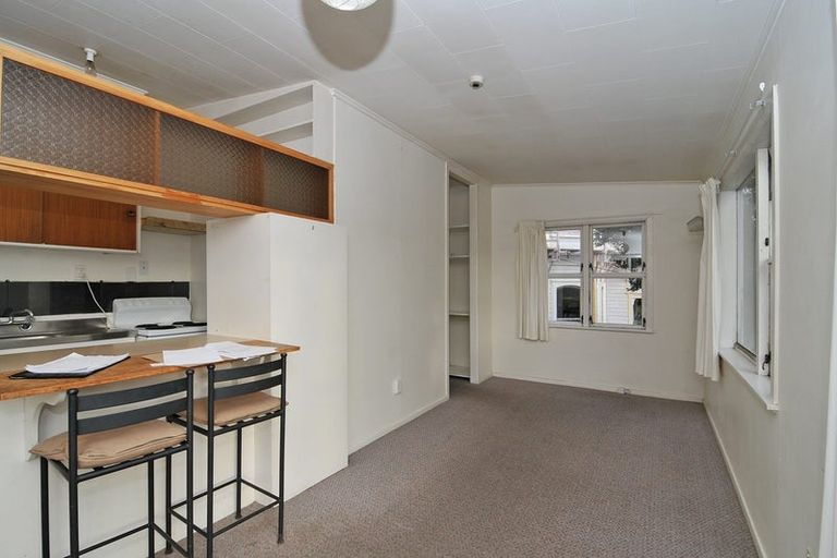 Photo of property in 10 Claremont Grove, Mount Victoria, Wellington, 6011
