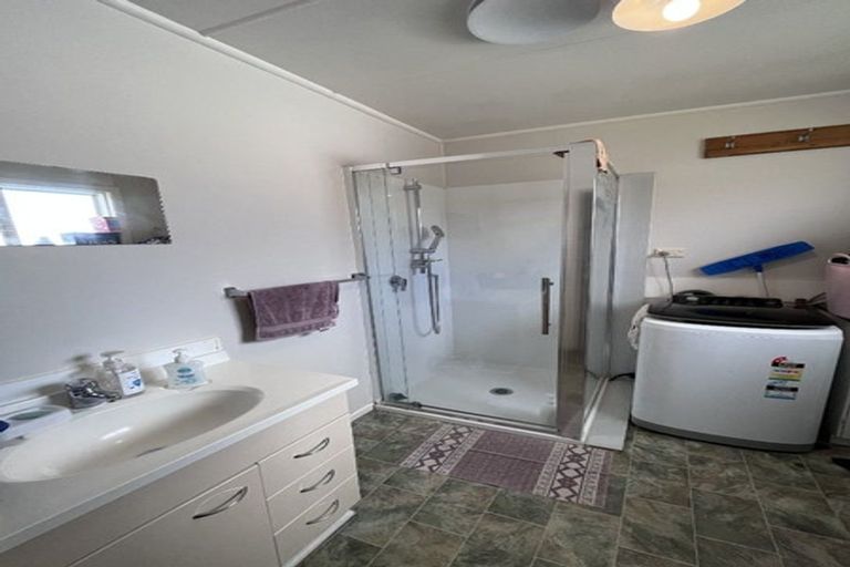 Photo of property in 33a-b Clevedon Road, Papakura, 2110