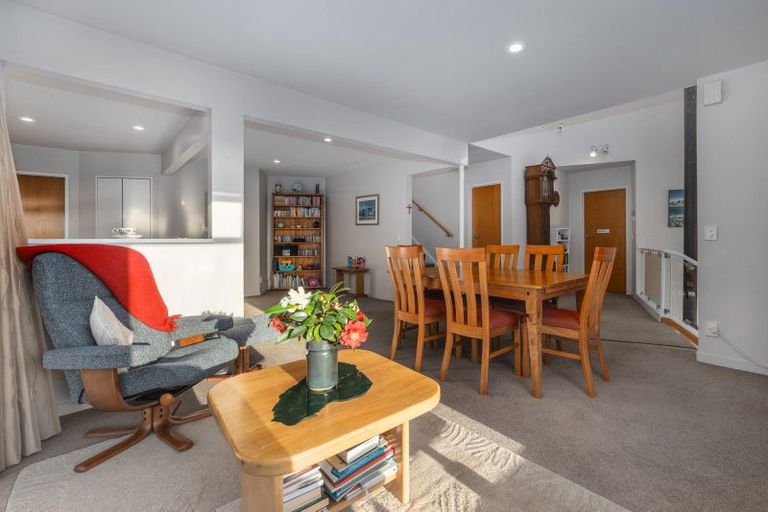 Photo of property in 32 Paremata Crescent, Paremata, Porirua, 5024