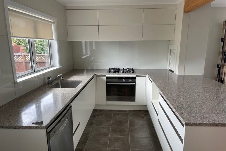 Photo of property in 41 Flanshaw Road, Te Atatu South, Auckland, 0610