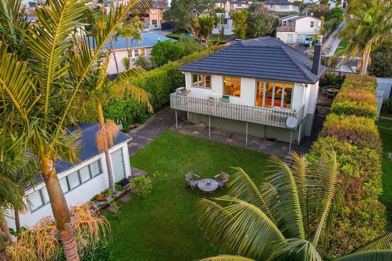 Photo of property in 12 Linwood Avenue, Forrest Hill, Auckland, 0620