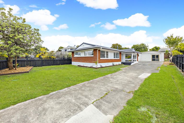 Photo of property in 41 Lawrence Crescent, Hillpark, Auckland, 2102