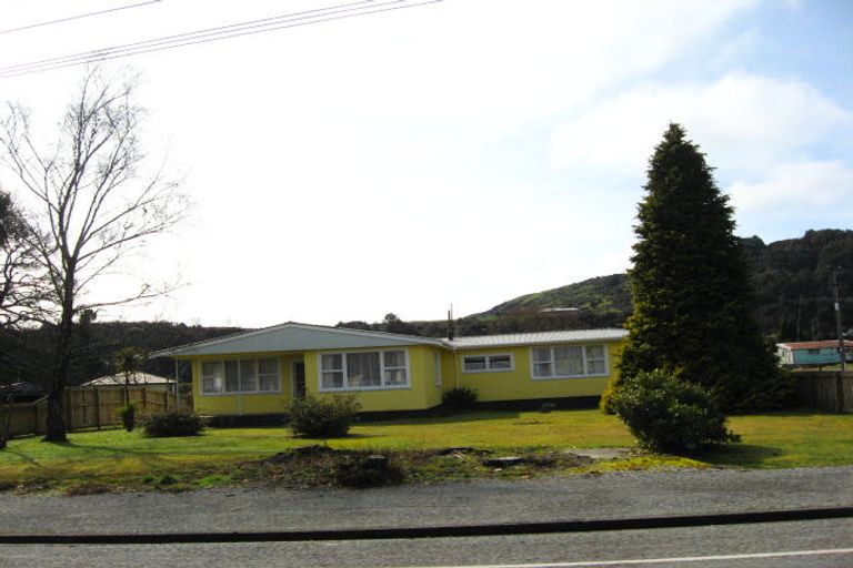 Photo of property in 77 Buller Road, Reefton, 7830