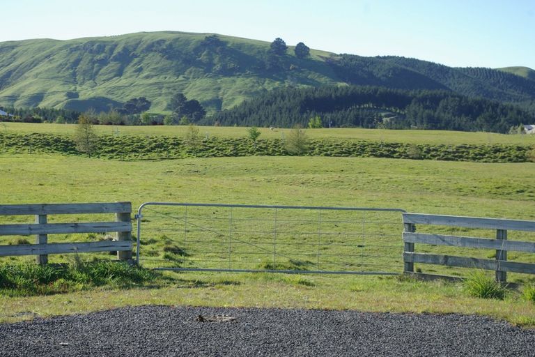 Photo of property in 167 Hitiri Road, Kinloch, Taupo, 3377