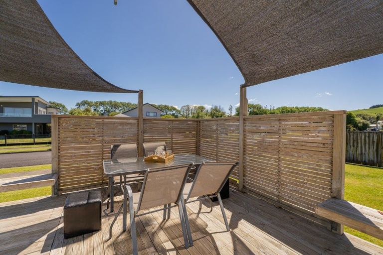 Photo of property in 15 Marlin Street, Whitianga, 3510