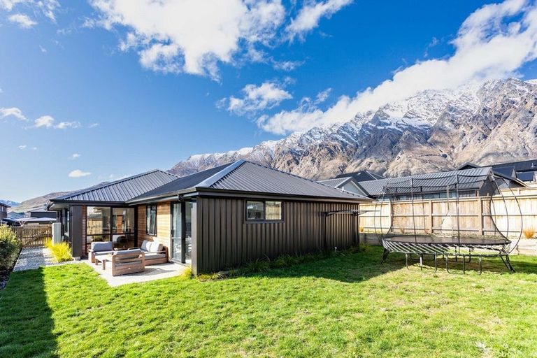 Photo of property in 13 Till Street, Jacks Point, 9371