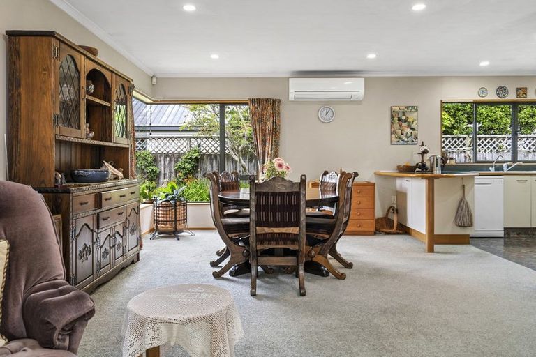 Photo of property in 71 Taylor Street, Cambridge, 3434