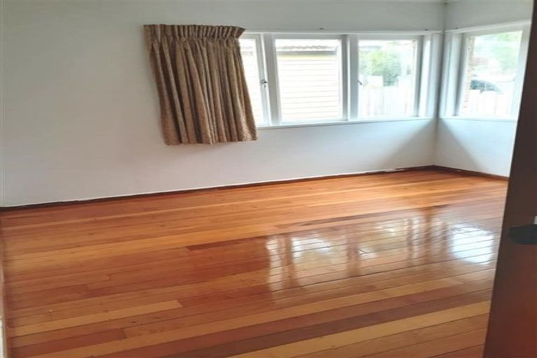 Photo of property in 57 Wilsher Crescent, Henderson, Auckland, 0612