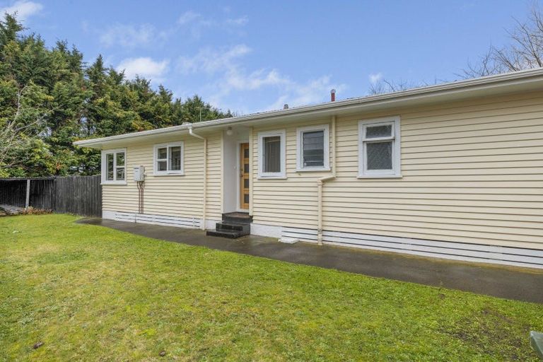 Photo of property in 8 Fyson Place, Hawera, 4610