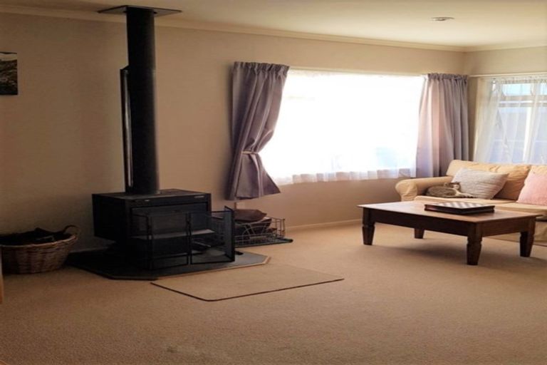 Photo of property in 19 Edgewater Grove, Whakatane, 3120
