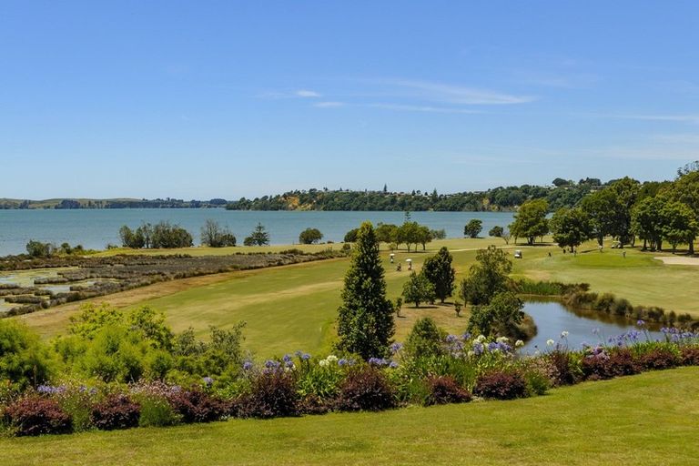 Photo of property in 140 Kayelene Place, Omokoroa, 3114