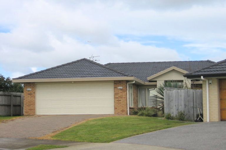 Photo of property in 5 Anrath Close, East Tamaki, Auckland, 2016