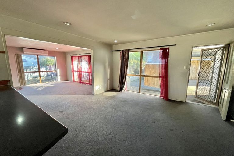 Photo of property in 9 Everglade Drive, Goodwood Heights, Auckland, 2105