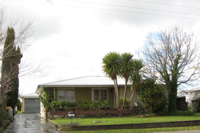 Photo of property in 18 Lipscombe Crescent, Havelock North, 4130