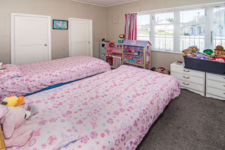 Photo of property in 11 Mcgregor Crescent, Masterton, 5810