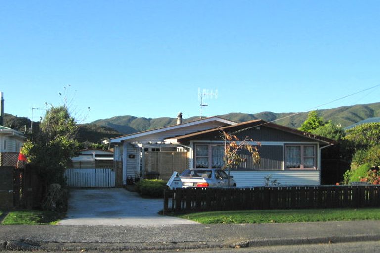 Photo of property in 32 Totara Street, Wainuiomata, Lower Hutt, 5014