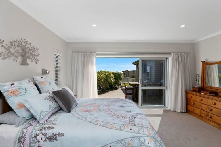 Photo of property in 20 The Fjord, Aotea, Porirua, 5024