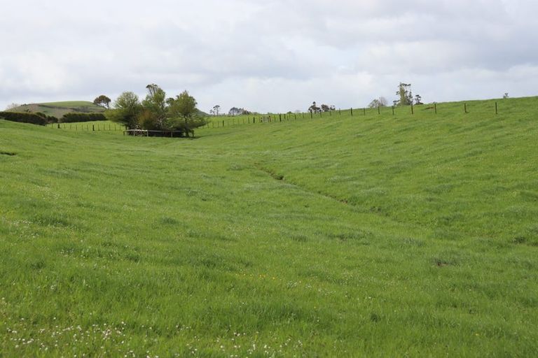 Photo of property in 1060 Mountain Road, Waiongana, Inglewood, 4389