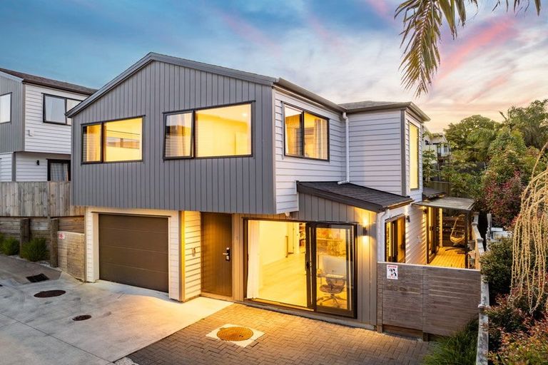 Photo of property in 152b Luckens Road, West Harbour, Auckland, 0618