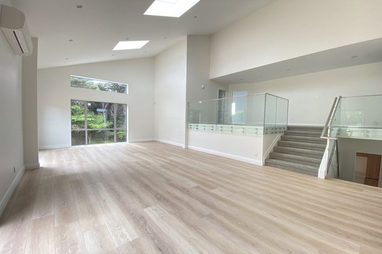 Photo of property in 24 Lorikeet Place, Unsworth Heights, Auckland, 0632