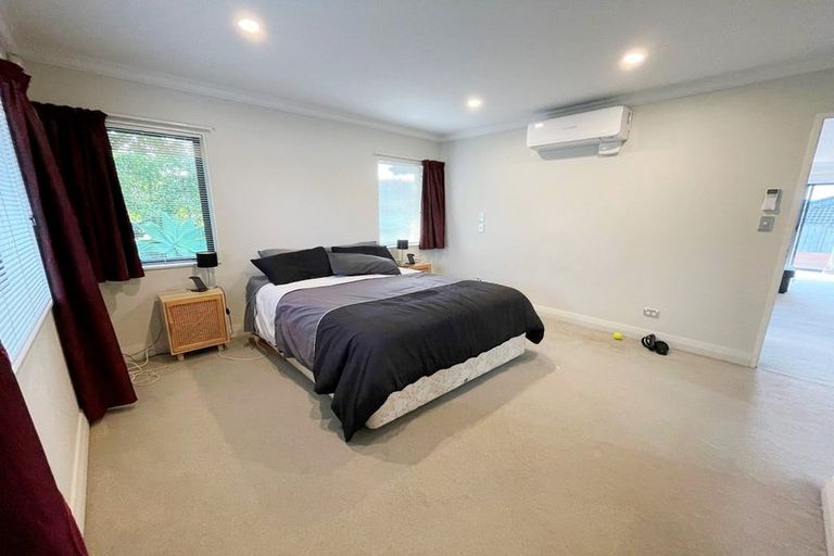 Photo of property in 6 Mcwhirters Farm Lane, Massey, Auckland, 0614