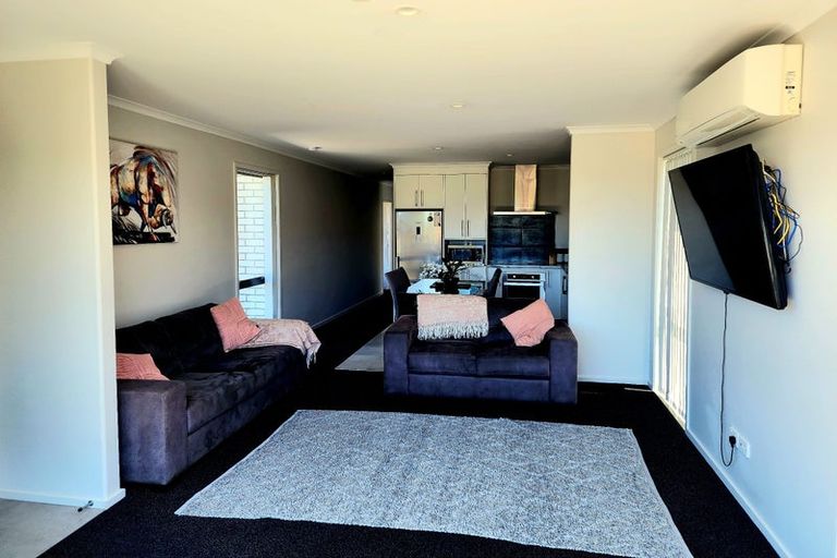 Photo of property in 61 Crown Street, Papamoa, 3118