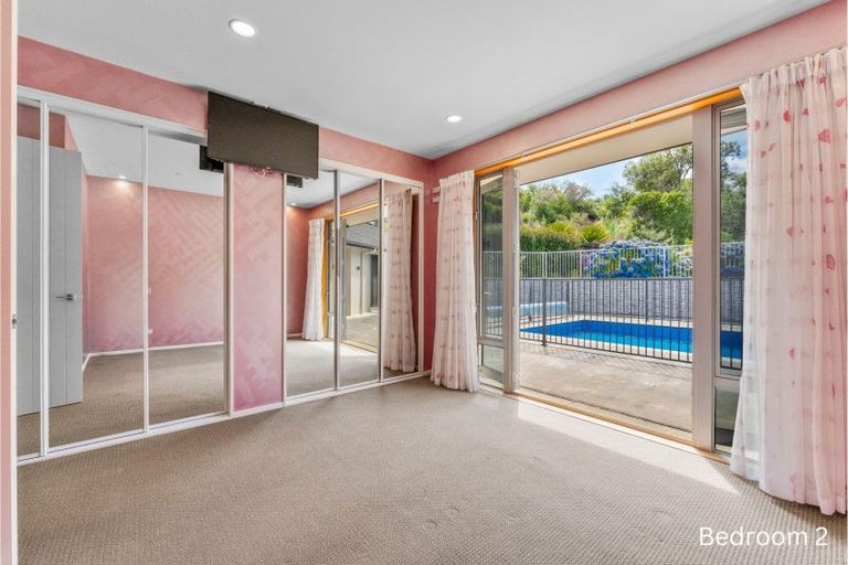 Photo of property in 5 Cameron Drive, Acacia Bay, Taupo, 3385