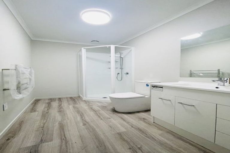 Photo of property in 6a Melleray Place, Randwick Park, Auckland, 2105