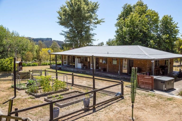 Photo of property in 752 Ponatahi Road, Martinborough, Carterton, 5792