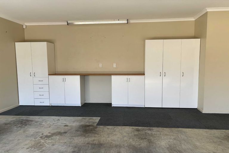 Photo of property in 151 Schnell Drive, Kelvin Grove, Palmerston North, 4414