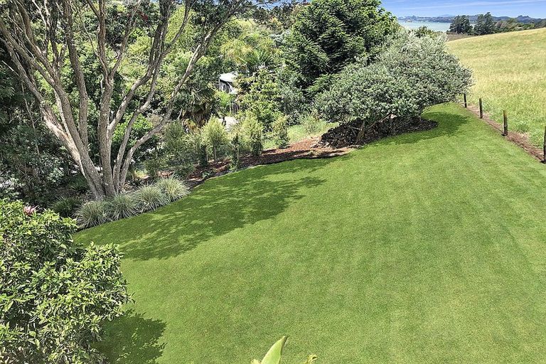 Photo of property in 35 Skudders Beach Road, Kerikeri, 0294