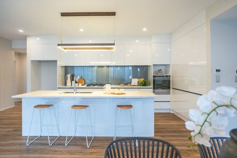 Photo of property in 23 Reserva Crescent, Kumeu, 0810