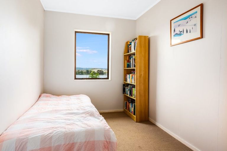 Photo of property in 10 Staysail Place, Whitby, Porirua, 5024