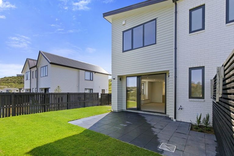 Photo of property in 34 Turtleback Avenue, Whitby, 5024