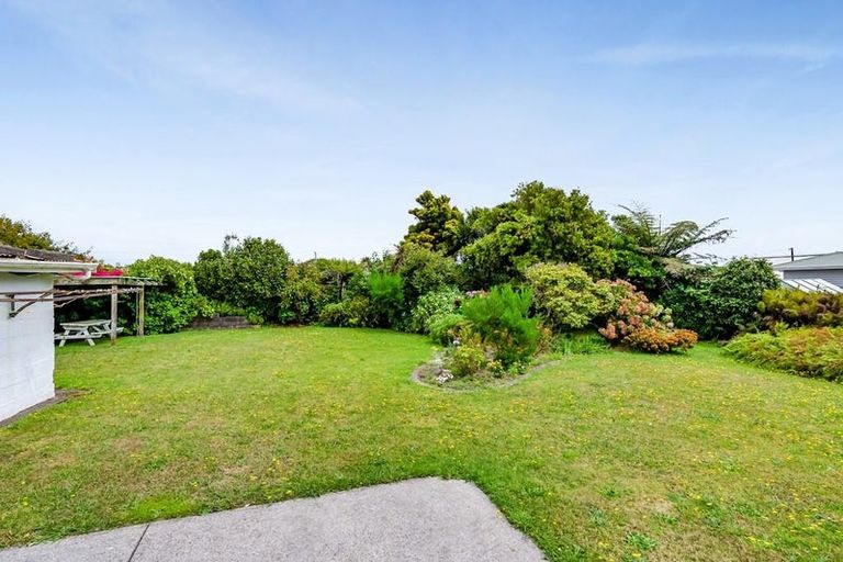 Photo of property in 80 Gisborne Terrace, Opunake, 4616