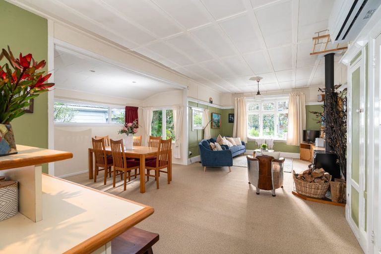 Photo of property in 72 Wellington Road, Paekakariki, 5034
