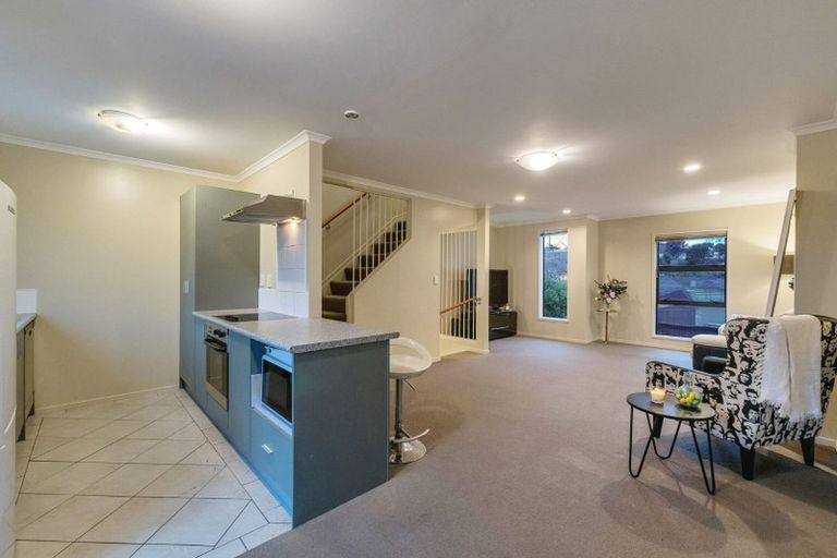 Photo of property in 13 Barnea Circle, Glen Eden, Auckland, 0602