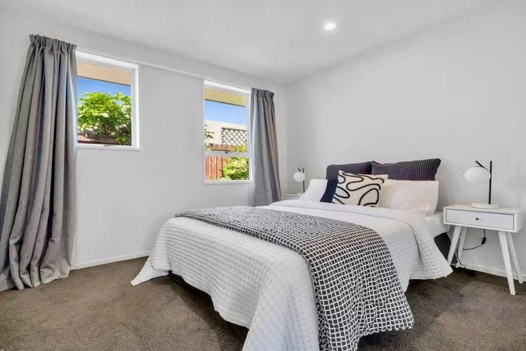 Photo of property in 30b Takaro Avenue, Sockburn, Christchurch, 8042