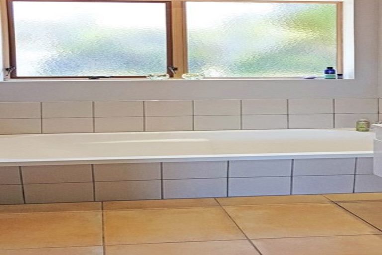 Photo of property in 8 Timaru Grove, Kelson, Lower Hutt, 5010