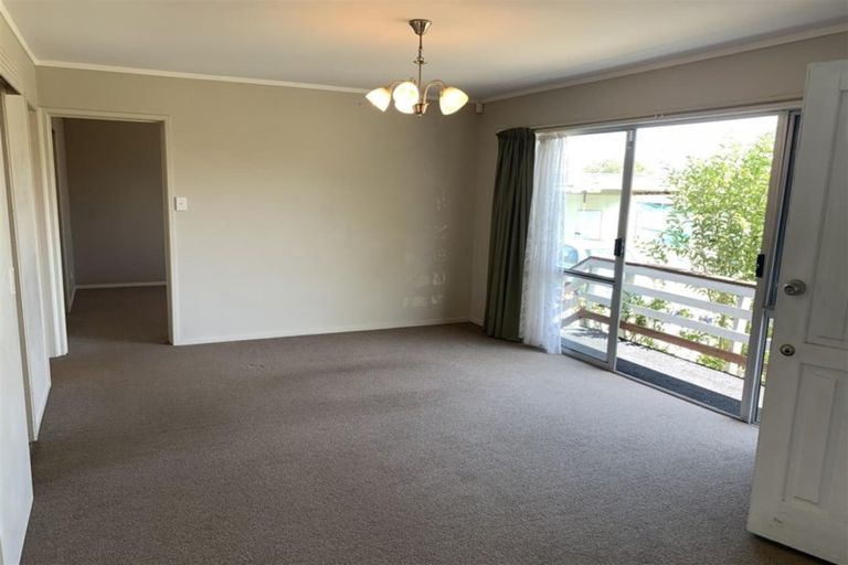 Photo of property in 1/17 Ballater Place, Highland Park, Auckland, 2010