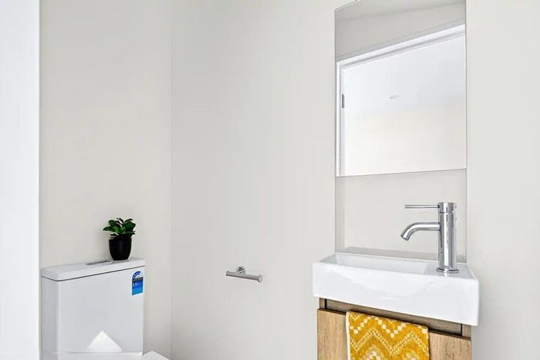 Photo of property in 3/476 West Coast Road, Glen Eden, Auckland, 0602