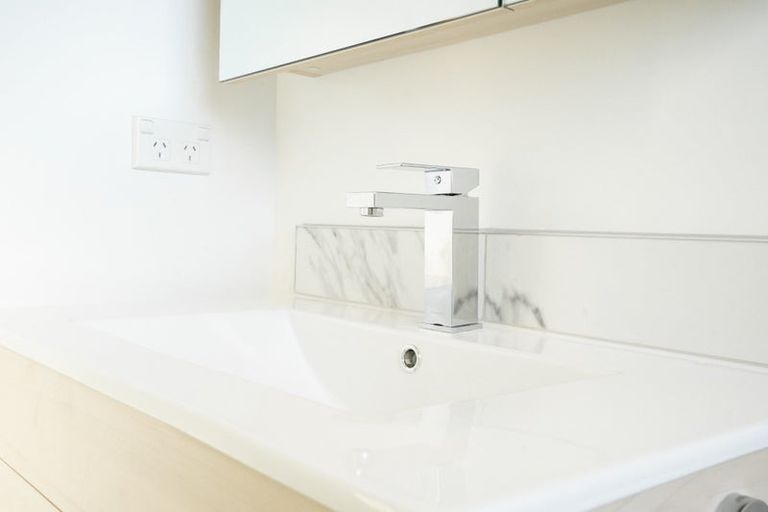 Photo of property in 2/176 Cambridge Terrace, Fairfield, Lower Hutt, 5011