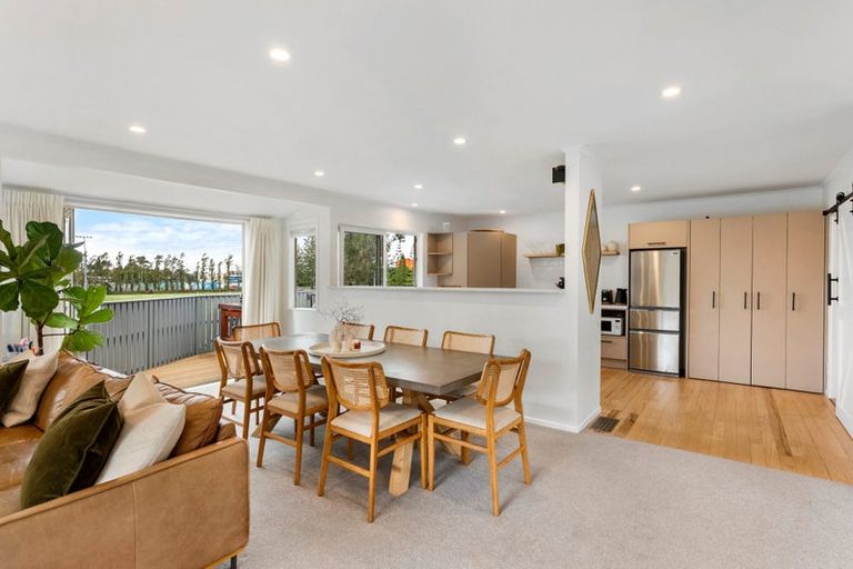 Photo of property in 1/16 Lyttelton Avenue, Forrest Hill, Auckland, 0620