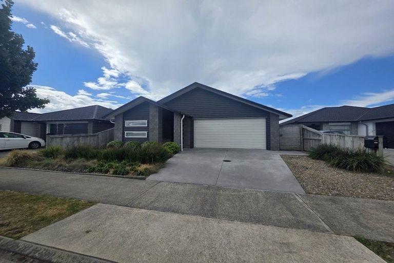 Photo of property in 21 Dunkeld Drive, Papamoa, 3118