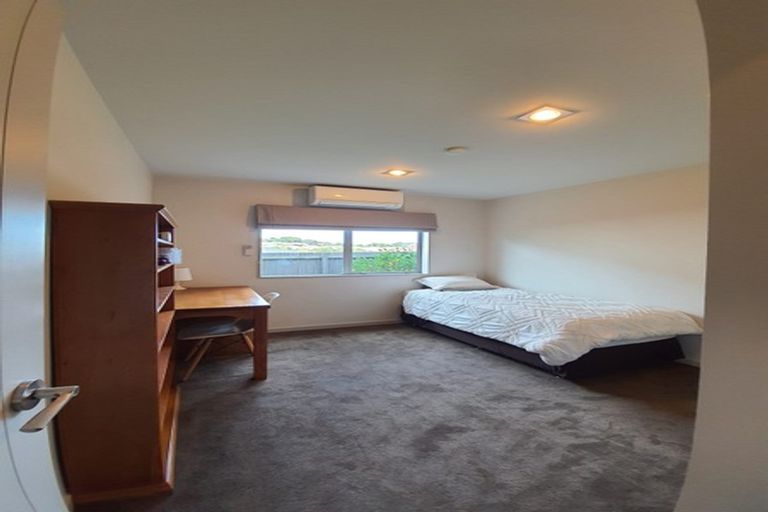 Photo of property in 12 Harrowglen Drive, Northcross, Auckland, 0632