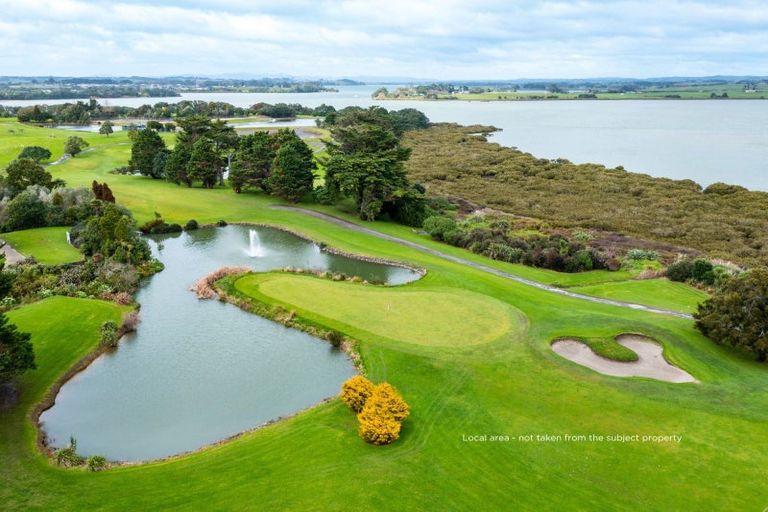 Photo of property in 36 Korowhiti Road, Clarks Beach, 2122