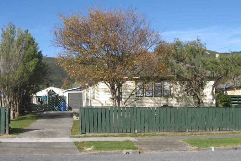 Photo of property in 38 Fleet Street, Naenae, Lower Hutt, 5011
