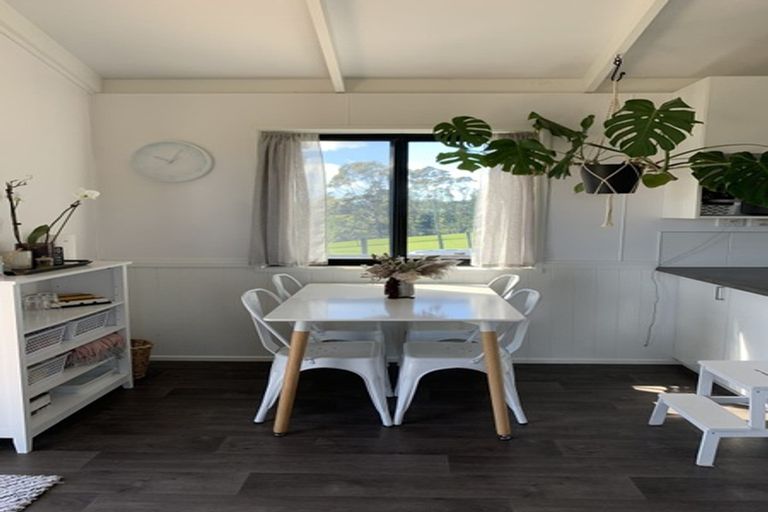 Photo of property in 83 Whitford Park Road, Whitford, Manurewa, 2576