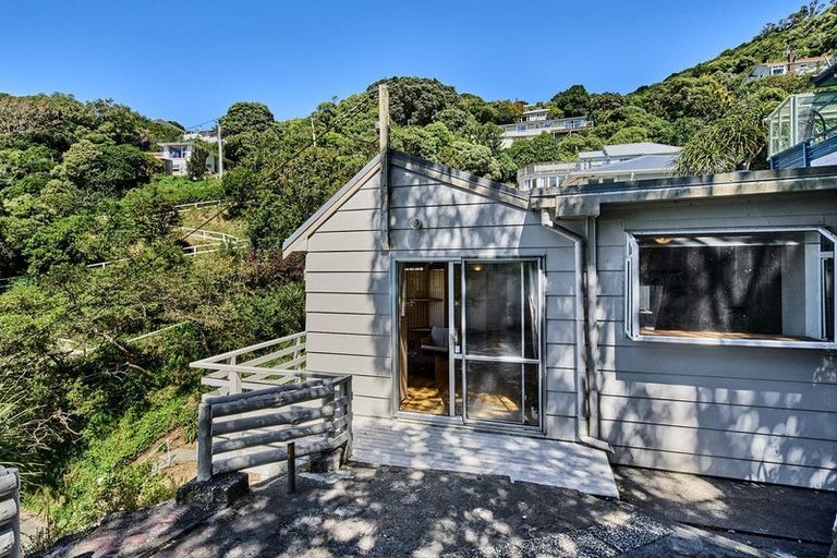 Photo of property in 1/102 Sutherland Road, Melrose, Wellington, 6023